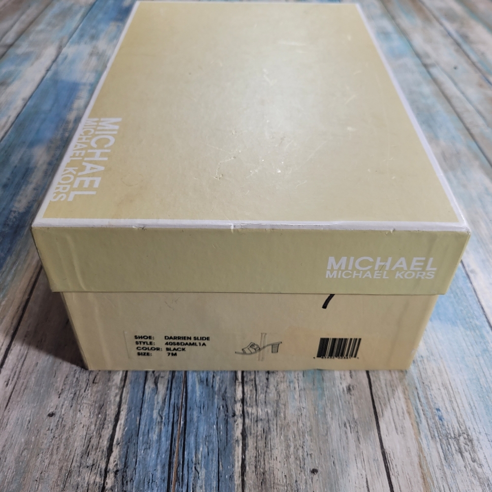 Michael kors Acrylic heels. - Picture 12 of 12